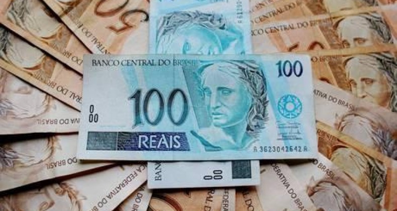 13º salário: como usar o dinheiro extra e não passar por apertos?