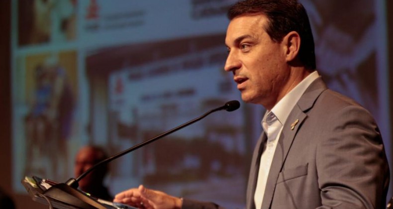 Governador Carlos Moisés é absolvido pelo Tribunal de Julgamento