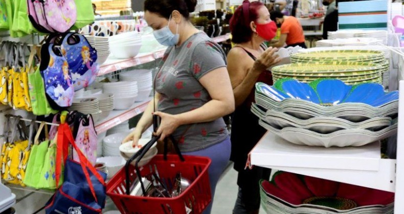 Inadimplência caiu 11,6%, em Santa Catarina, diz FCDL/SC