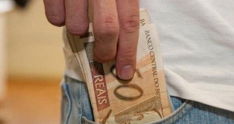 2ª parcela do 13º salário é paga nesta sexta-feira aos trabalhadores