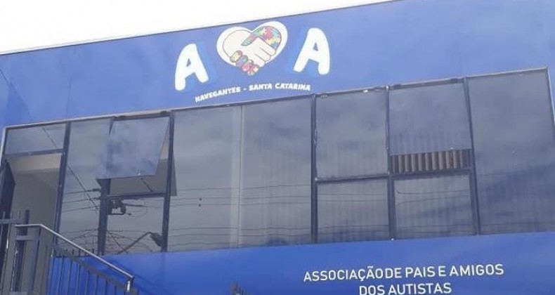 AMA NAVEGANTES - inicia campanha pra pintura do prédio da entidade
