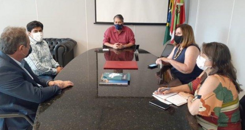 Governo de SC avalia importar vacina chinesa diretamente do fabricante