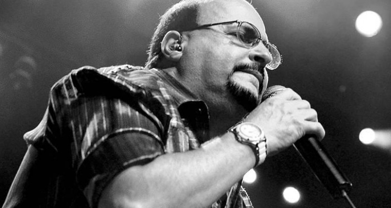 Paulinho, vocalista do Roupa Nova, morre de Covid19 no Rio.