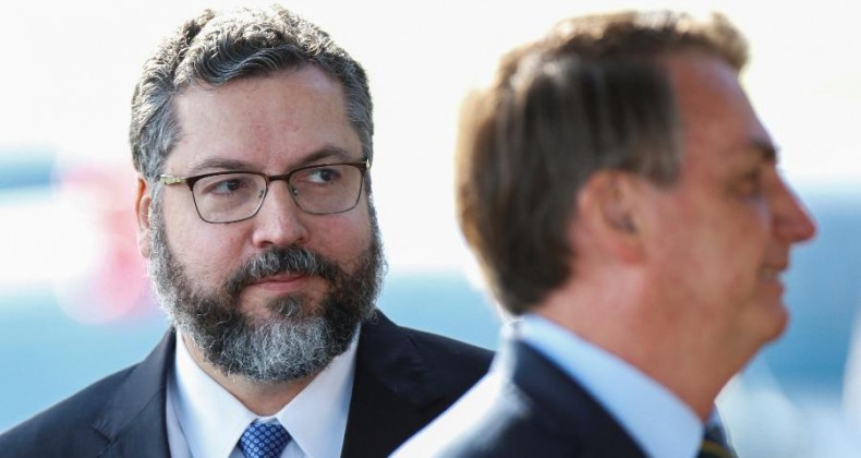 Governo Biden coloca em xeque futuro de Ernesto Araújo como chanceler
