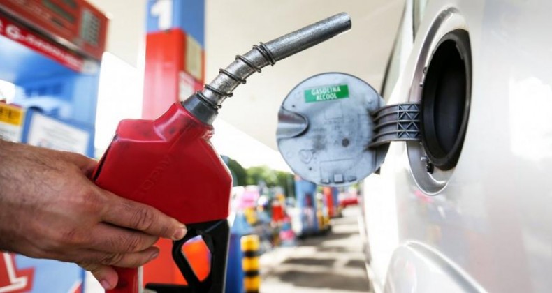 Preço da gasolina sobe em todo o estado de SC