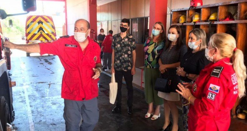 Vereadores visitam o quartel dos Bombeiros Voluntários de Navegantes
