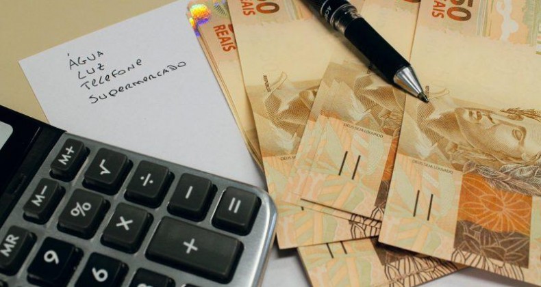 Salário mínimo regional em SC terá reajuste médio de 5,45%