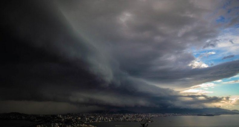 Ciclone extratropical pode chegar em SC com ventos de até 100 km/h