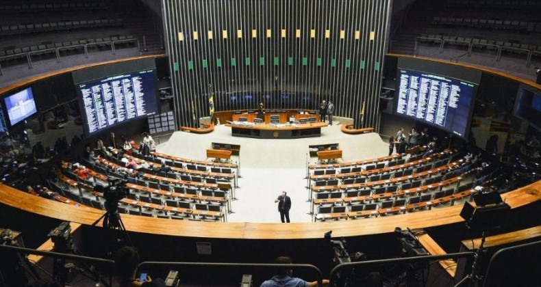 Congresso aprova versão final da PEC do novo auxílio; ainda não há valor