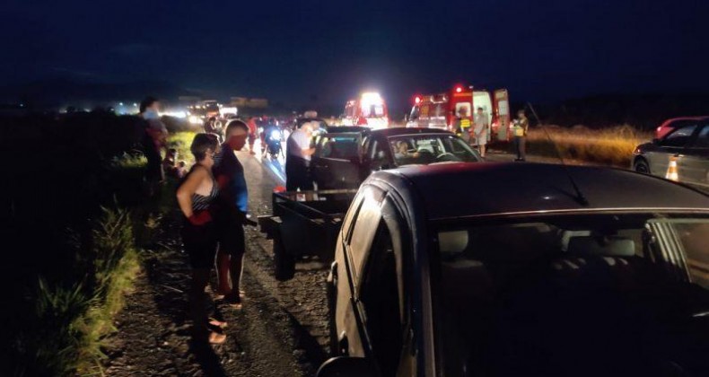 Conversão proibida acaba em engavetamento na BR-470, em Navegantes