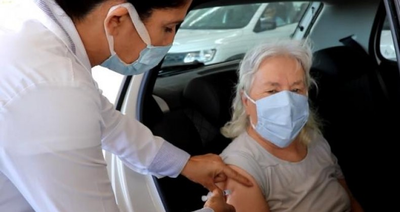Navegantes vacina idosos de 67 anos nesta terça-feira (06)