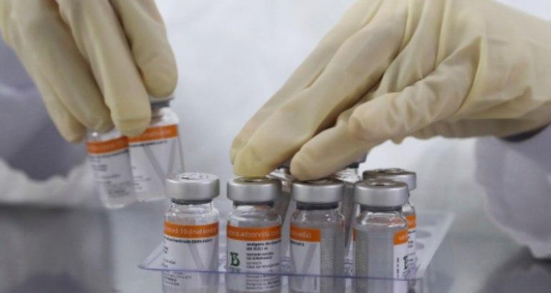 Brasil recebe insumos da China após paralisar produção da Coronavac