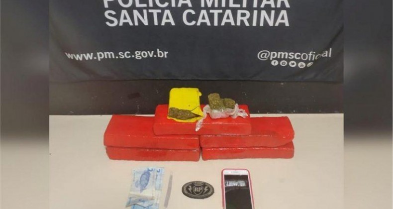 Homem é preso por tráfico de drogas no bairro Volta Grande