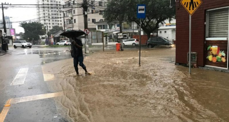 SC tem alerta para ventos fortes com extremos de chuva e ‘friaca’