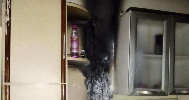 Curto circuito causa incêndio em apartamento no centro de Navegantes