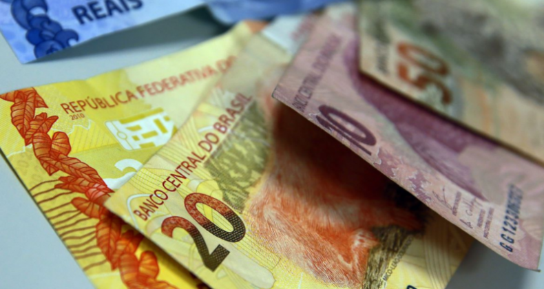 SC confirma pagamento de metade do 13º salário para essa semana