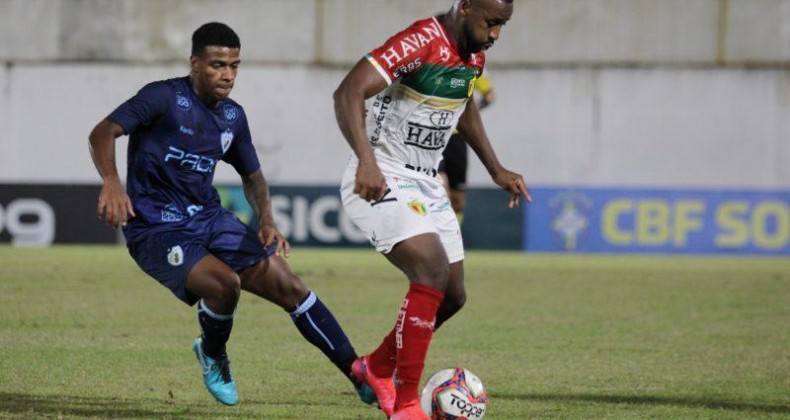 Em jogo marcado por racismo, Brusque e Londrina só empatam em SC