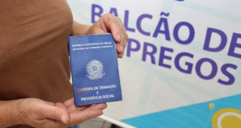 Itajaí tem mais de 700 vagas de emprego com salários de até R$ 3 mil