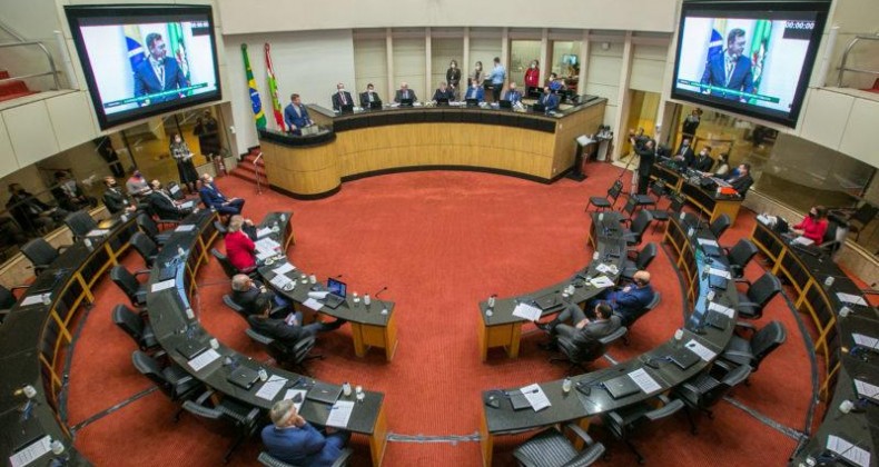 Sancionada lei da reforma da Previdência de Santa Catarina