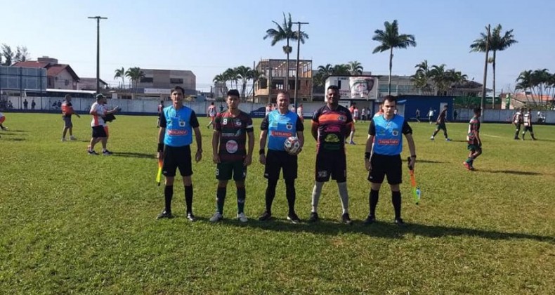 Clássico local e polêmica marcam abertura do Campeonato Amador de Futebol em Navegantes