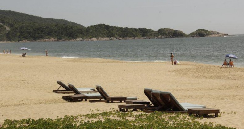 Itajaí recebe primeiro selo Bandeira Azul da temporada; veja praias certificadas em SC