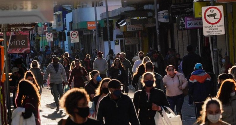Melhora no cenário atual da pandemia não permite relaxamento, diz Necat