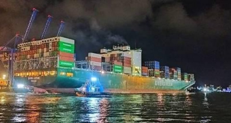 Portonave realiza primeira manobra de saída noturna com navio de 334m