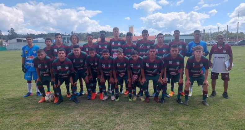 Portuguesa de Navegantes realiza projeto esportivo