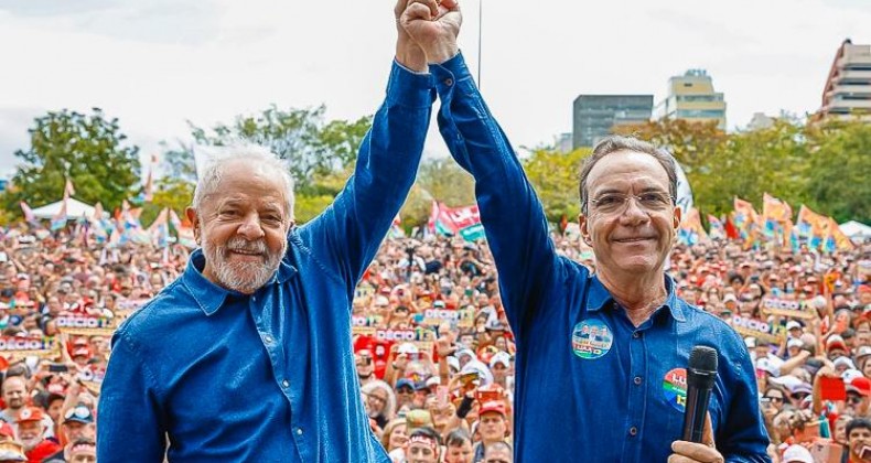 Lula reúne 45 mil pessoas em Florianópolis