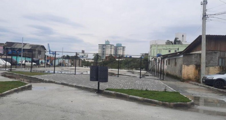 MORADORES PEDEM CONCLUSÃO DA PRAÇA DO PONTAL