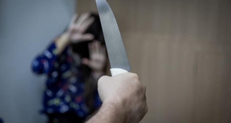 Mulher é esfaqueada por marido em Navegantes