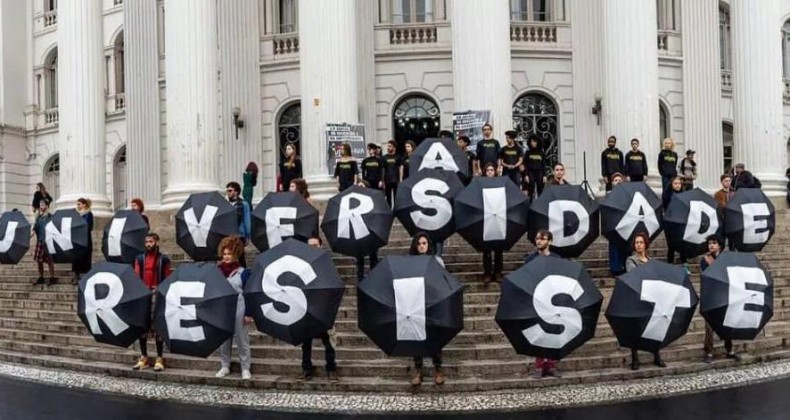 MEC volta atrás sobre bloqueio de verba para universidades federais