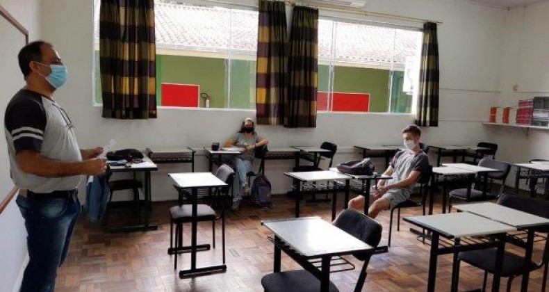 Governo de SC quer pagar reajuste salarial dos professores ainda em agosto