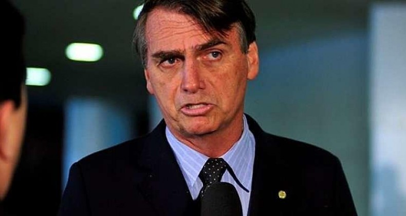 Auxílio, consignado e Michelle: as apostas de Bolsonaro que não funcionaram