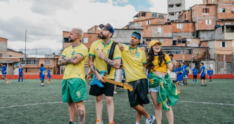 No ritmo da Copa do Mundo, artistas se unem para a faixa beneficente 'Gol de Placa'
