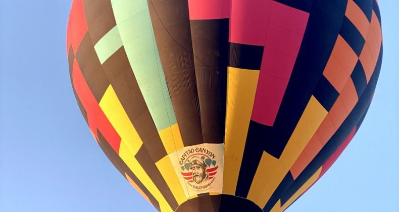 Voos de balão agitam o fim de semana na região de Balneário Camboriú